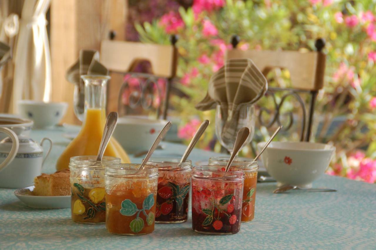 Le Mazet De Tourrettes Acomodação com café da manhã Exterior foto